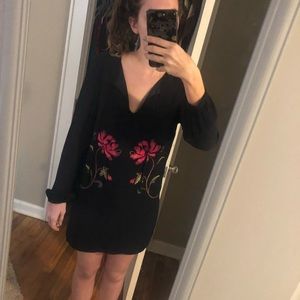 URBAN black dress with open back & floral design